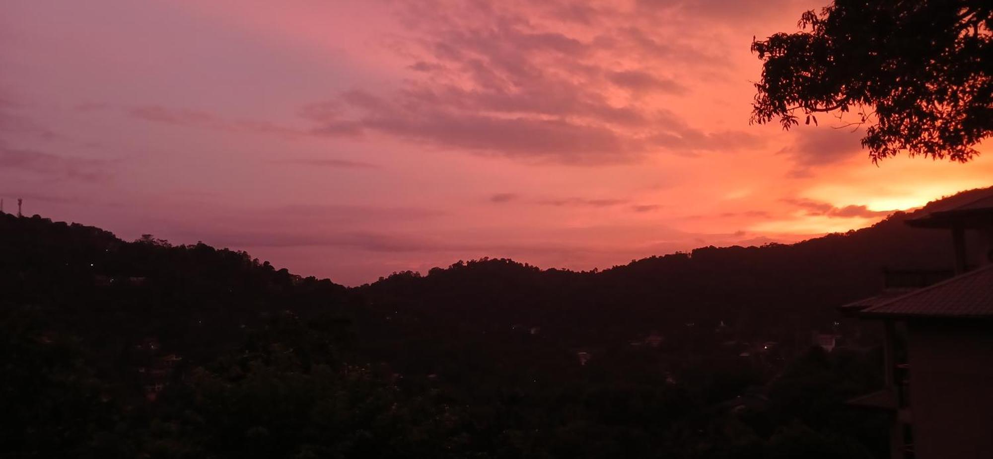 Knight'S Heaven Apartment Kandy Luaran gambar