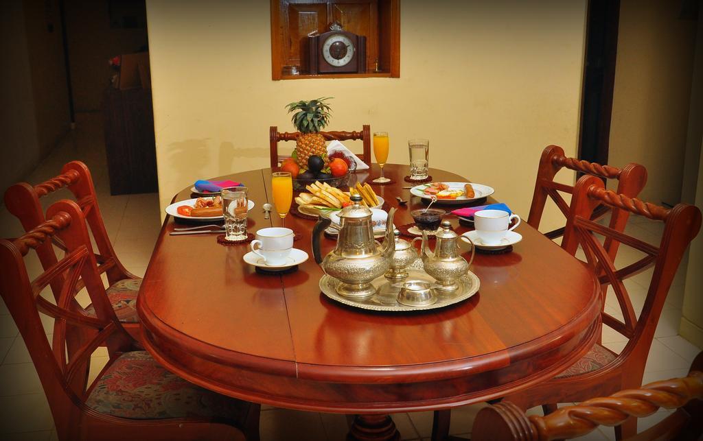 Knight'S Heaven Apartment Kandy Luaran gambar