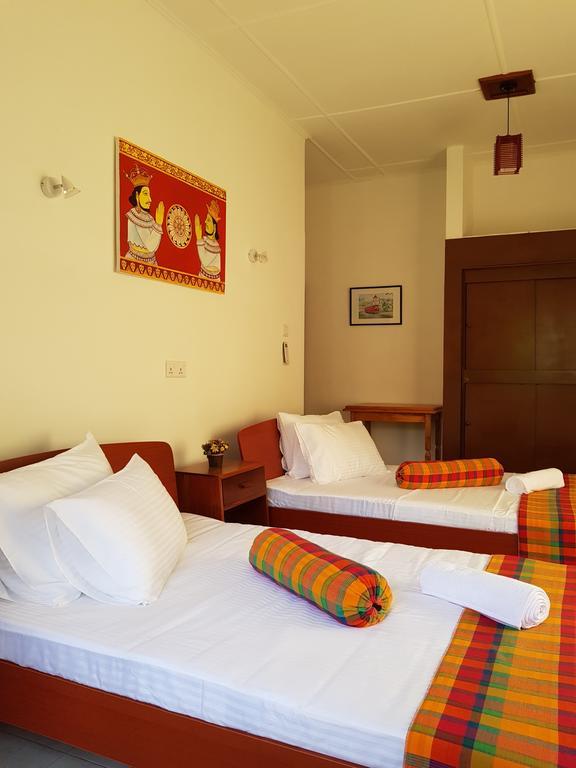 Knight'S Heaven Apartment Kandy Luaran gambar