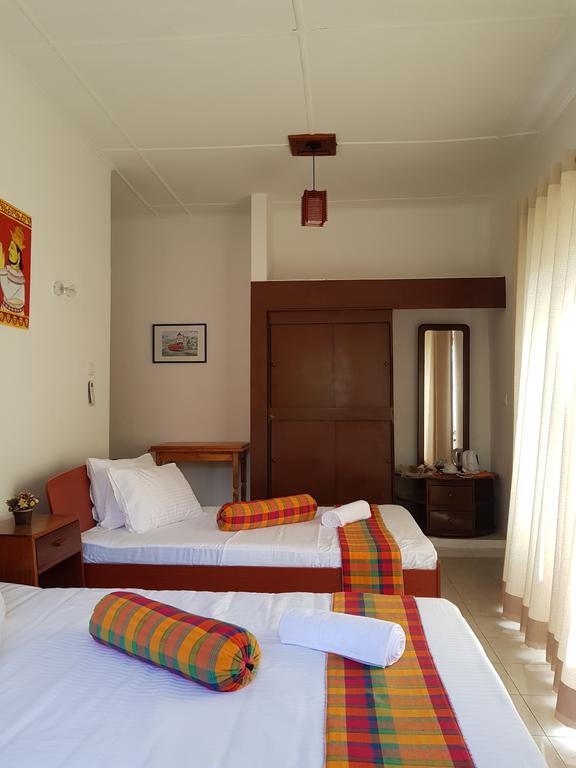 Knight'S Heaven Apartment Kandy Luaran gambar